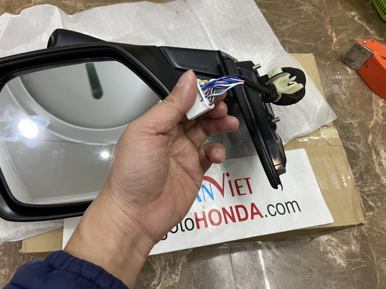 Gương chiếu hậu bên Phụ xe Honda CRV 2021-2022 loại Có camera
